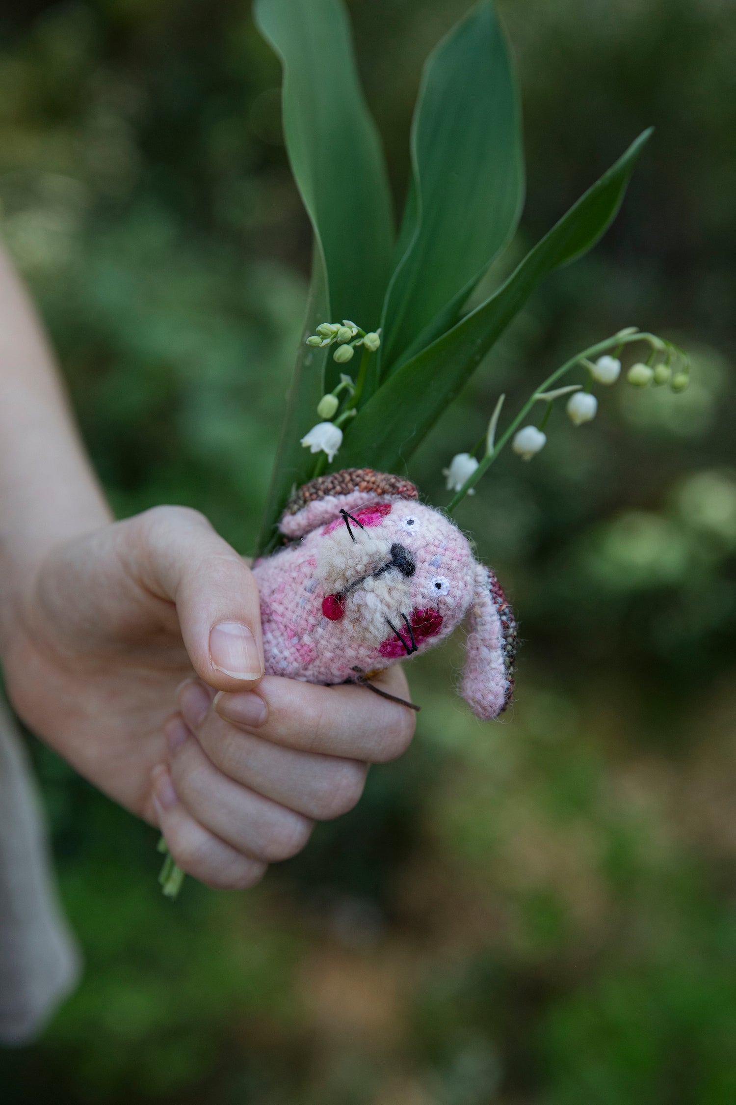 Tiny Friends: A Guide to Mosaic Embroidery
